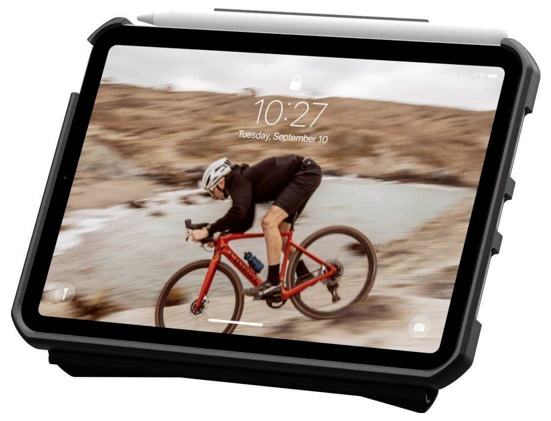 Eine Person auf einem Fahrrad fährt schnell auf einem grasigen Weg, während die Uhrzeit 10:27 und das Datum Dienstag, 10. September angezeigt wird.