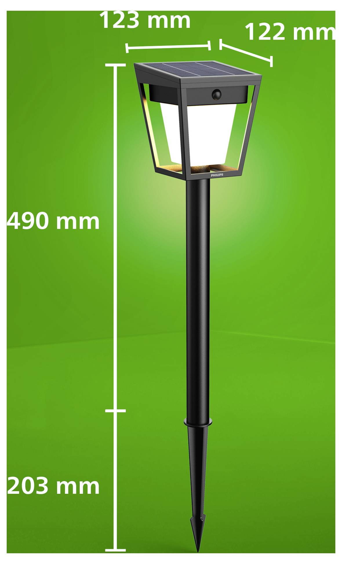 Solarwegleuchte auf Erdspieß, dargestellt mit Abmessungen: 490 mm Höhe, 123 mm Breite oben, 122 mm Tiefe, vor grünem Hintergrund.