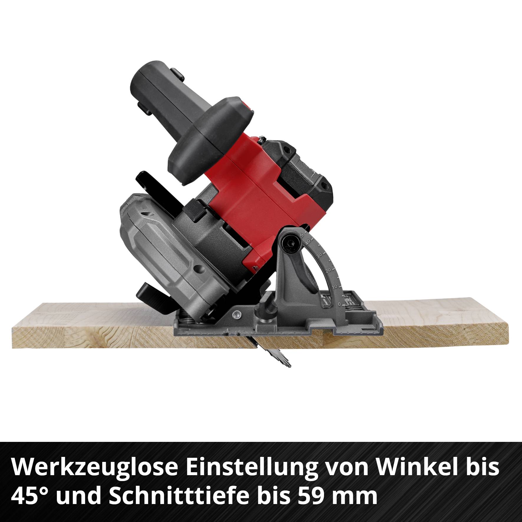 Akkuschneider, eingestellt auf 45-Grad-Winkel, durchschneidet ein Holzbrett. Text: Werkzuglose Einstellung von Winkel bis 45° und Schnitttiefe bis 59 mm.