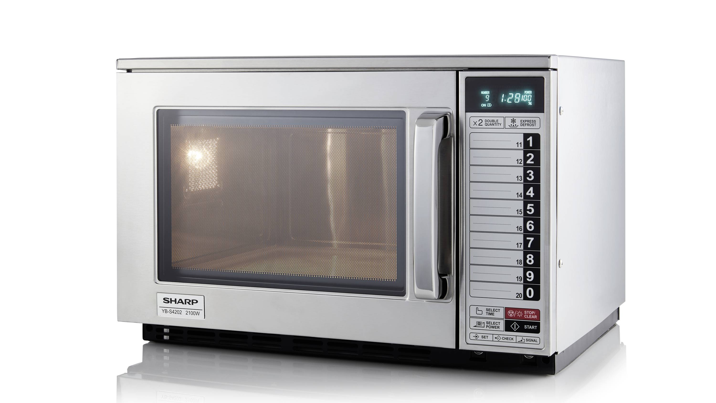 Mikrowelle aus Edelstahl mit digitalem Display und Tastatur, zeigt 12:00 Uhr. Markenname 'Sharp' unten links.