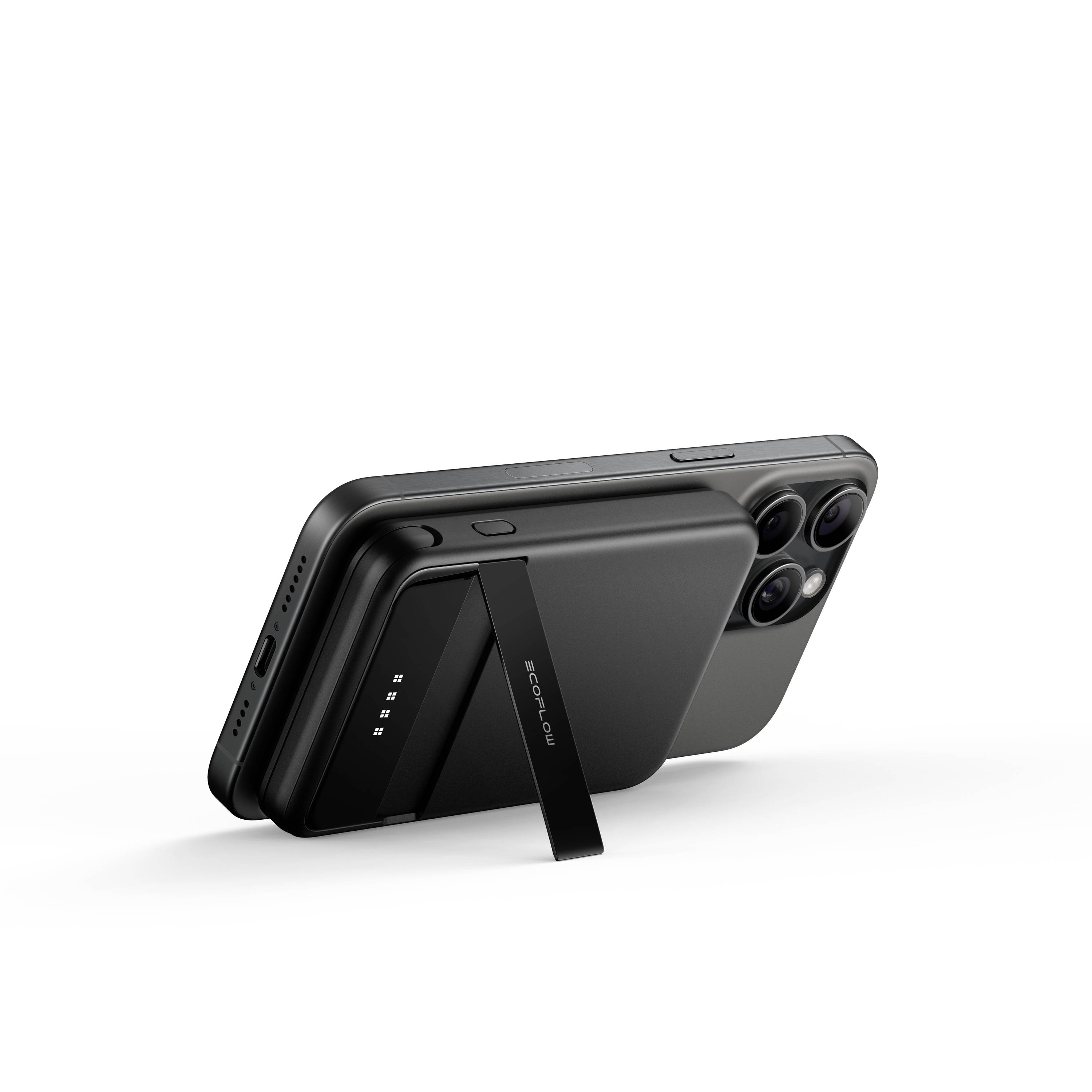 Ein Smartphone in einer Dockingstation, die als Ständer dient. Das Gerät ist leicht geneigt und zeigt die Kameralinsen auf der Rückseite.