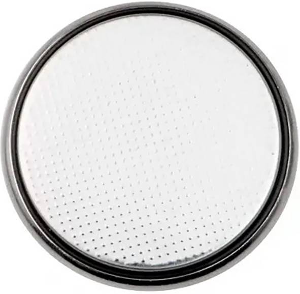 Eine silberne Knopfzellen-Batterie aus Metall, die hauptsächlich für kleine elektronische Geräte verwendet wird.