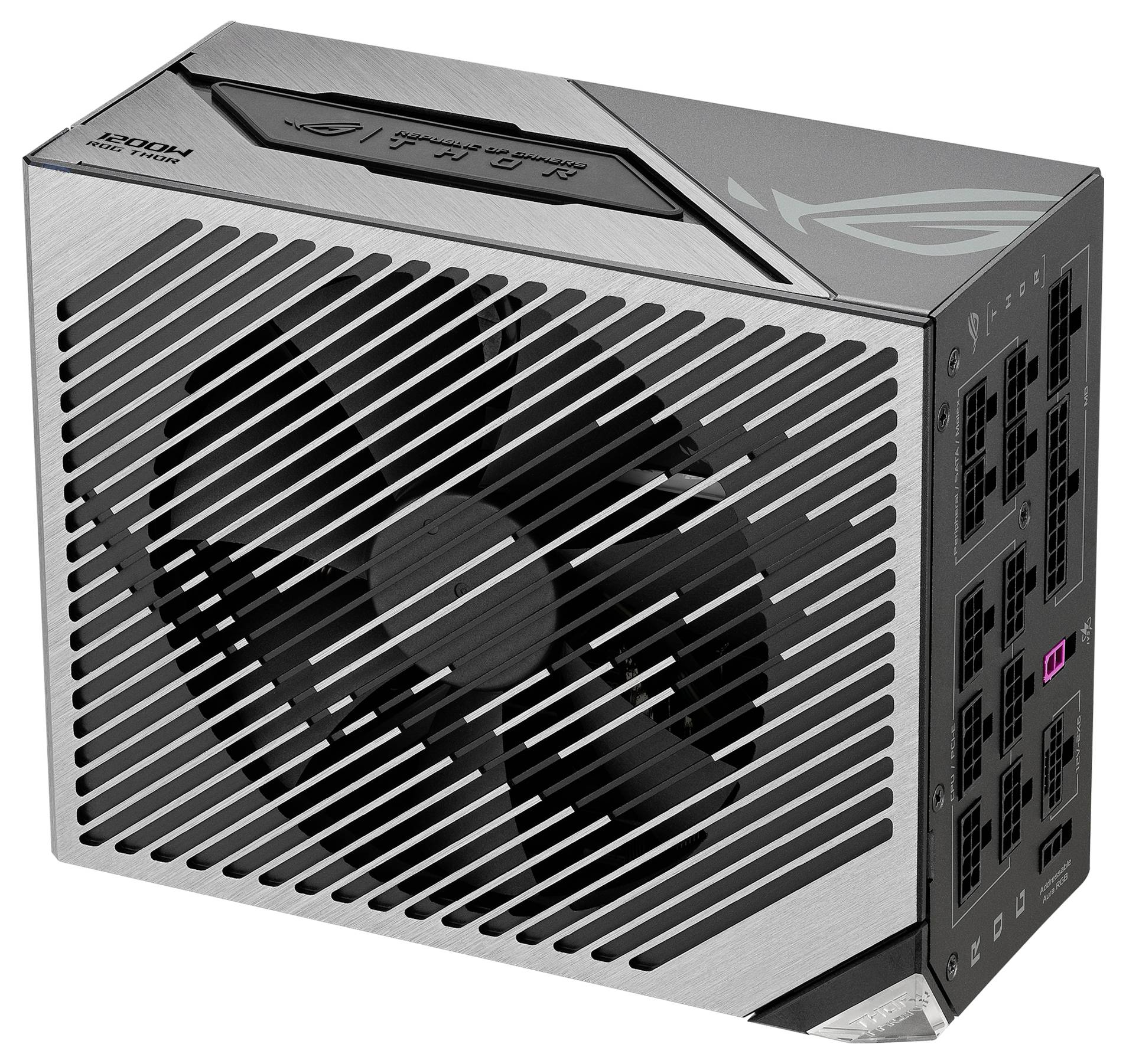 Das Bild zeigt ein silbernes PC-Netzteil mit Lüfter und mehreren Kabelanschlüssen an der Seite. Es hat ein modernes Design mit Markenlogo.