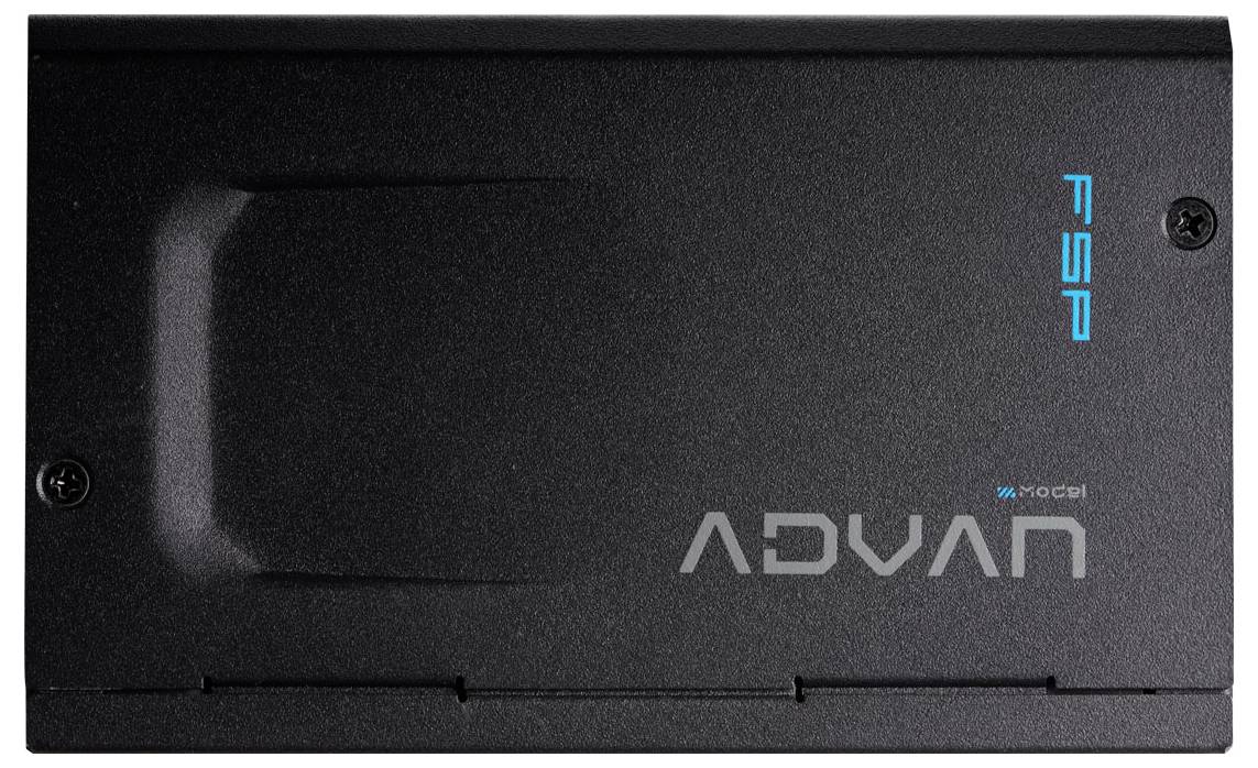 Ein schwarzes elektronisches Gerät mit der Aufschrift 'ADVA' und einem leuchtenden blauen Logo in der oberen rechten Ecke.