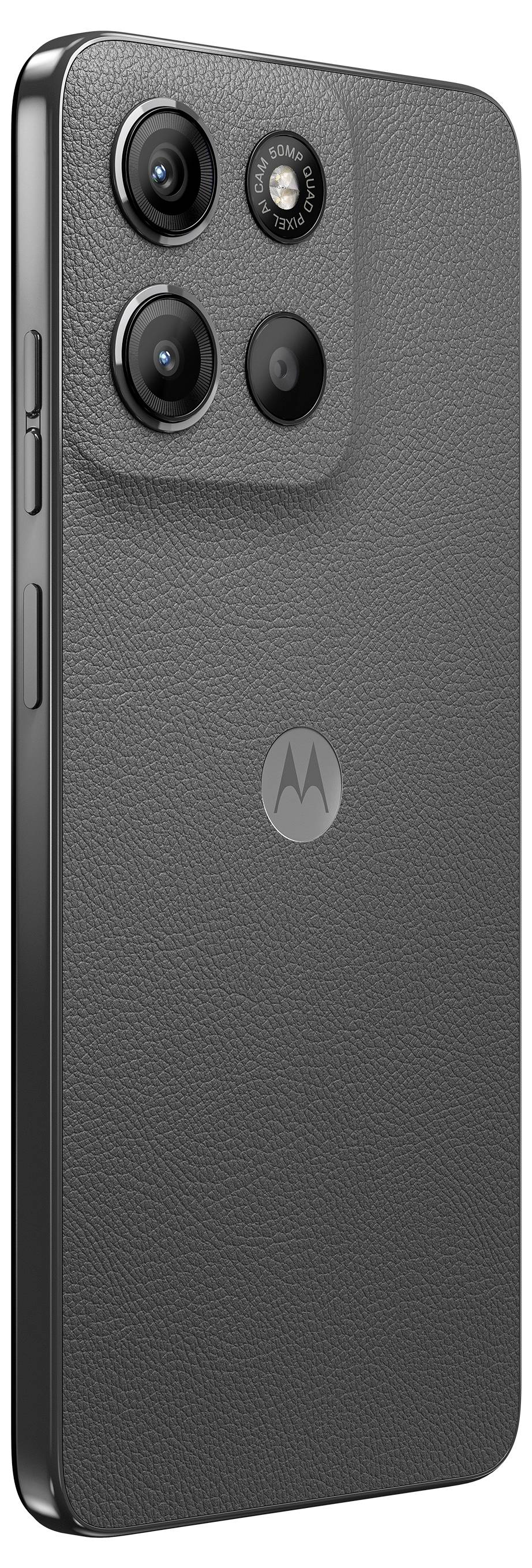 Ein Smartphone mit drei Kameralinsen auf der Rückseite und einer glänzenden, strukturierten Oberfläche. Markensymbol in der Mitte.