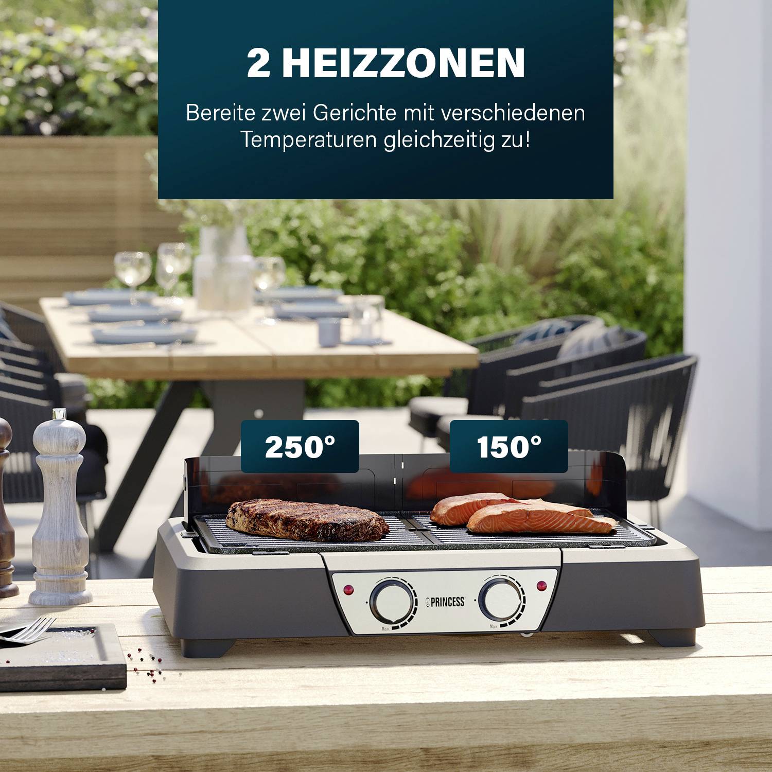 Ein Tischgrill mit zwei Heizzonen. Links 250°C grillt Gemüse, rechts 150°C grillt Fleisch. Im Hintergrund gedeckter Tisch.