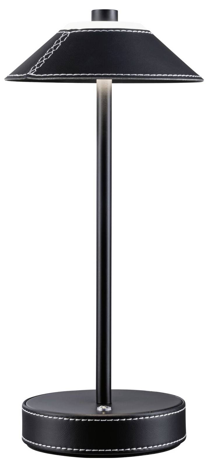 Schwarze Tischlampe mit Zylinderfuß und konischem Schirm; Ziernähte betonen die Ränder.