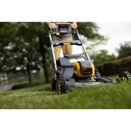 DEWALT Akku Akku-Rasenmäher ohne Akku Schnittbreite (max.) 53cm Geeignet für 1400m² DEWALT Akku Akku-Rasenmäher ohne Akku Schnittbreite (max.) 53cm Geeignet für 1400m²