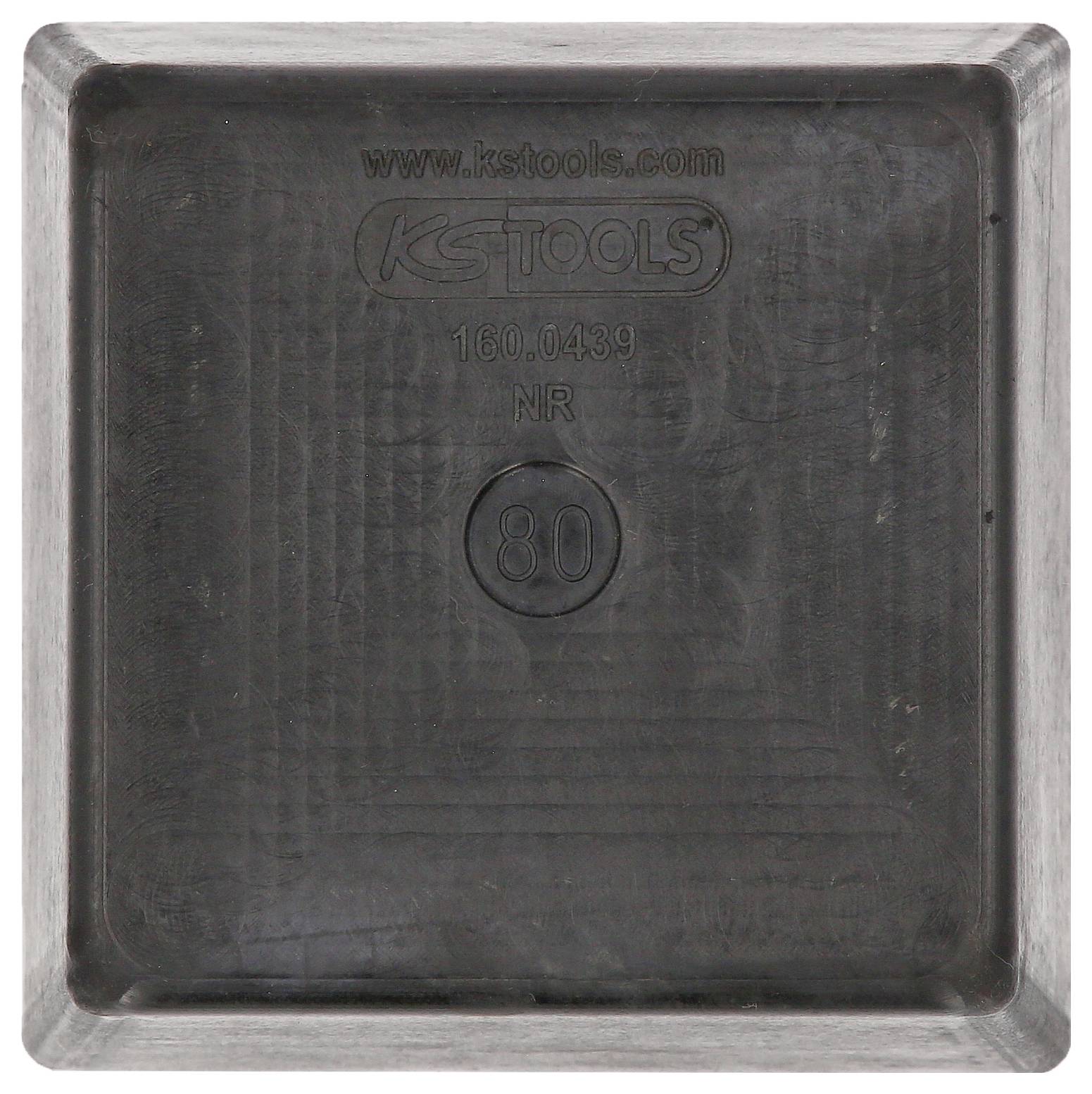 Ein quadratisches, schwarzes Kunststoffteil mit der Aufschrift 'KS TOOLS 160.0439 NR 80' in der Mitte.