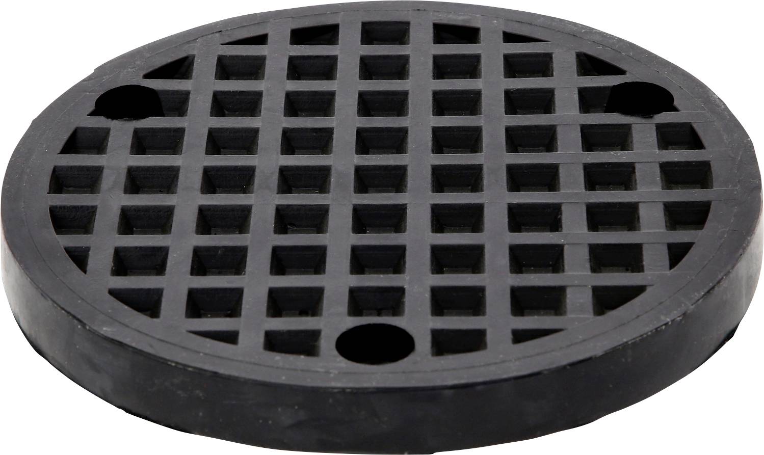 Runder Kanaldeckel aus schwarzem Metall mit gitterartigem Muster und drei Schraubenlöchern, auf einer ebenen Fläche liegend.