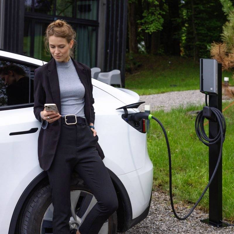 Green Cell HabuDen Post eMobility Standfuß