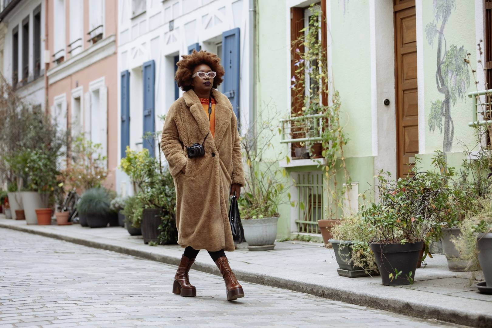 Canon EOS R50 Kit schwarz + RF-S 18-45 I Digitale Spiegelreflexkamera RF-S 18-45mm Schwarz 4K-Video, Blitzschuh