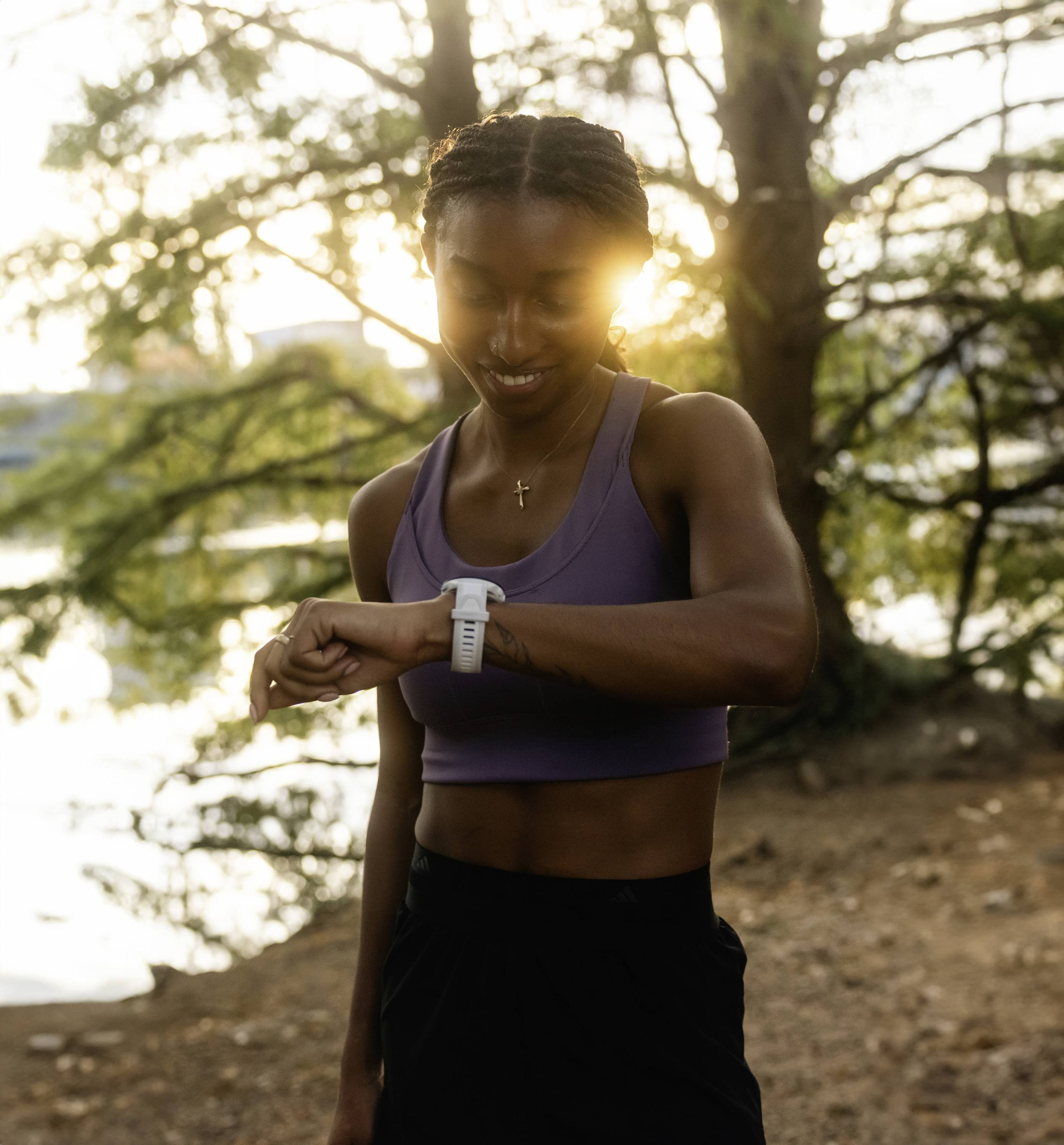 Garmin Forerunner® 165 Music Smartwatch 43 mm