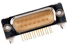 Ein D-Sub-Stecker mit 13 goldenen Kontaktstiften für elektronische Verbindungen, auf weißem Hintergrund.