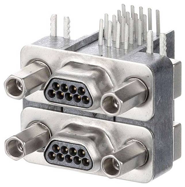 Ein Stapel von zwei Metallsteckverbindern mit mehreren Pins, die für elektronische Verbindungen verwendet werden.