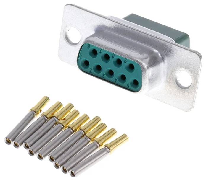 Koaxialkabelstecker: einer mit metallischem kreisförmigen Ende und ein anderer mit vergoldetem Stiftende, entwickelt für die Audio-Video-Übertragung.