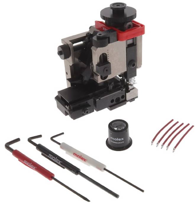 Ein Crimpwerkzeugsatz mit einer mechanischen Vorrichtung zur Steckerkabelverbindung, begleitet von vier kleinen Kabeln und drei Einstellwerkzeugen, alle mit der Bezeichnung „Molex