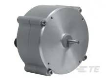 Silberner Elektromotor mit rundem Gehäuse und hervorstehendem Wellenzapfen, geeignet für industrielle Anwendungen.