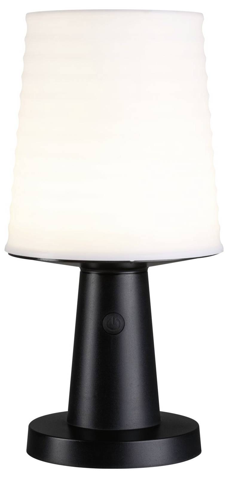 Tischlampe mit schwarzem Fuß und weißem Lampenschirm, eingeschaltet und leuchtend. Schlichtes, modernes Design.