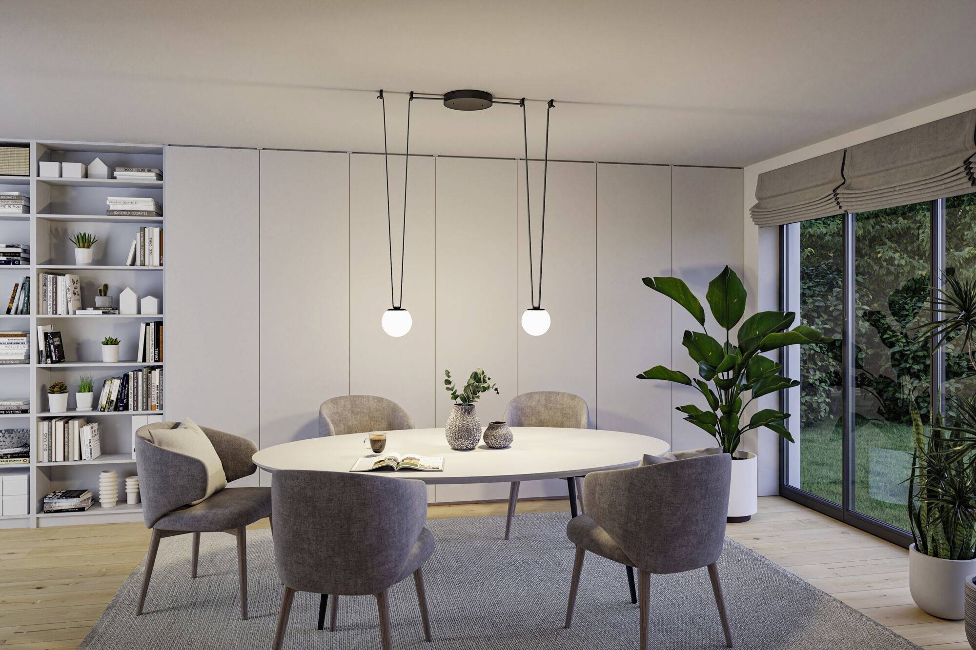 Ein modernes Esszimmer mit ovalem Tisch und fünf Stühlen auf einem Teppich. Links Bücherregal, rechts große Fenster mit Blick nach draußen.