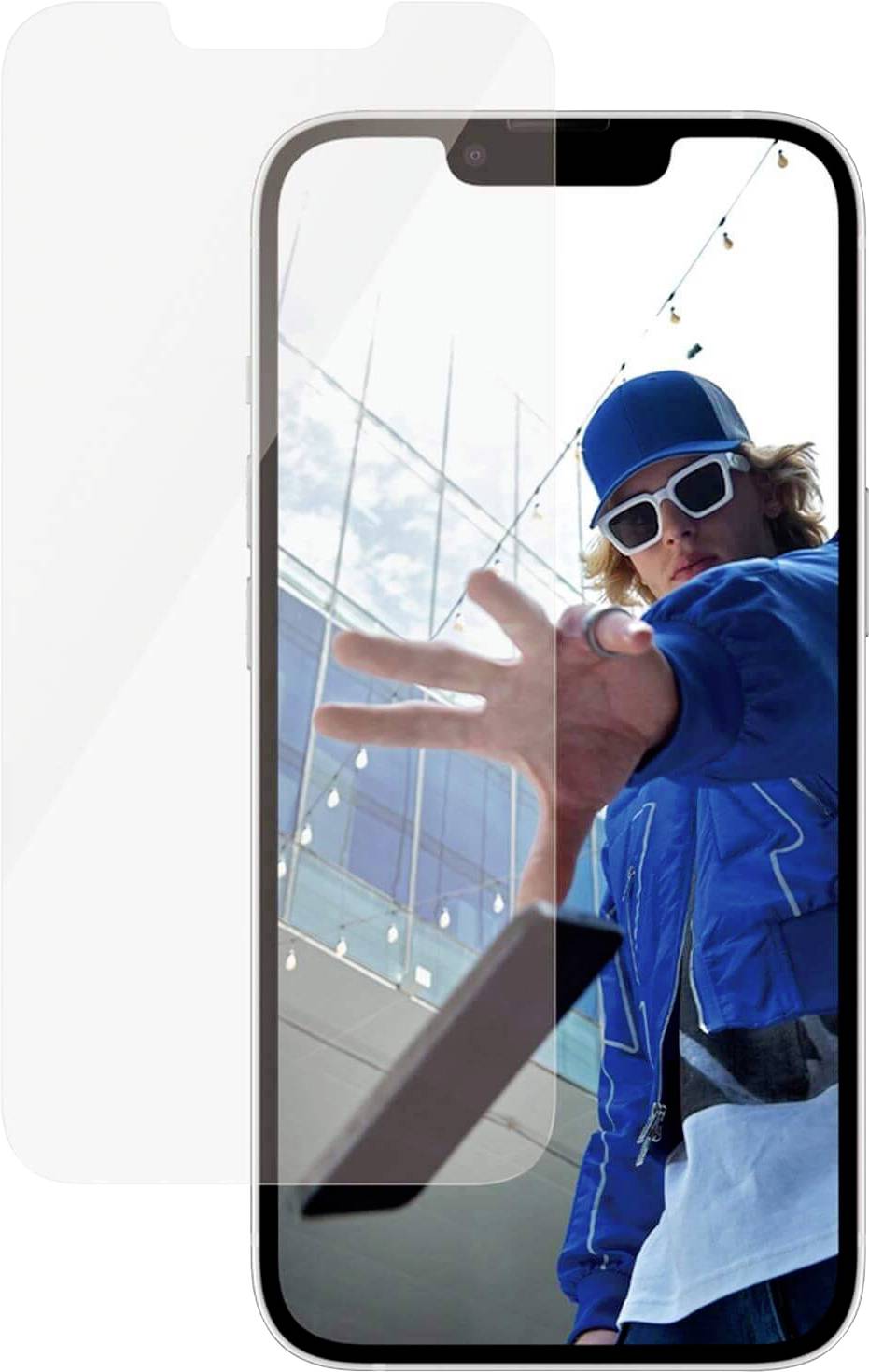 Ein Smartphone mit gehärtetem Displayschutz zeigt eine Person in blauer Kleidung und Sonnenbrille, die die Hand zur Kamera ausstreckt.