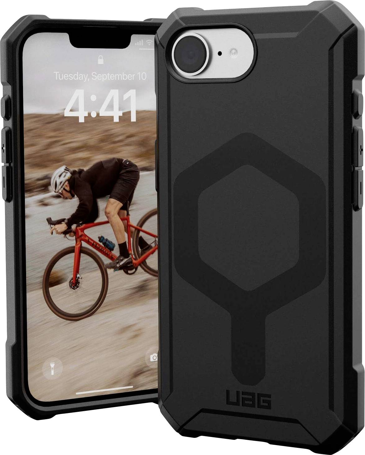 Ein Smartphone mit robuster schwarzer Hülle. Auf dem Bildschirm ist ein Hintergrundbild von einem Radfahrer in einer Wüstenlandschaft zu sehen.