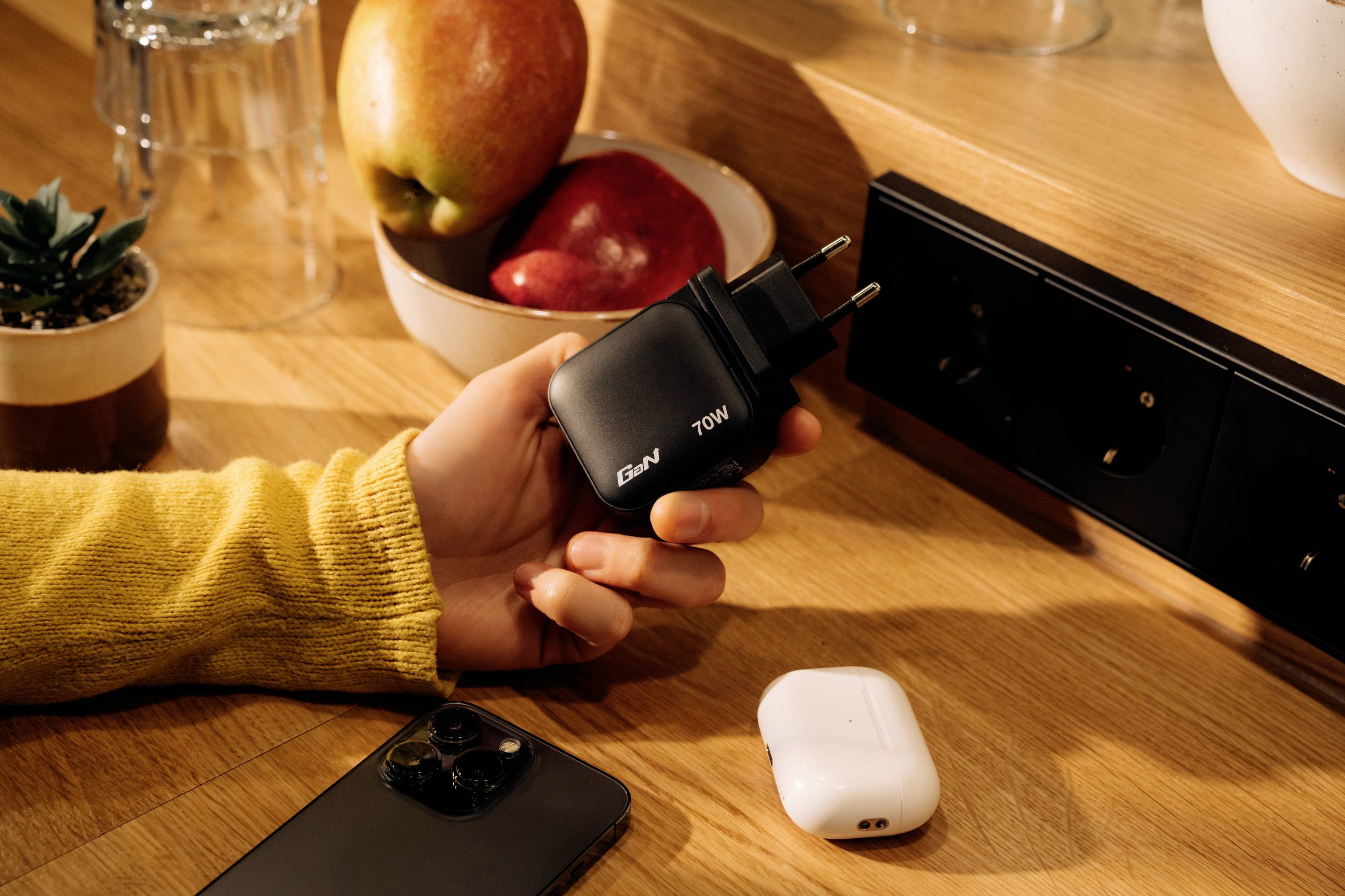 Verbatim Mini GaN Charger Reiseladeadapter 70W 1x USB-A, 2x USB-C® USB PD 3.0, QC 3.0, QC 4+ Schwarz Schnellladegerät, GaN, mit