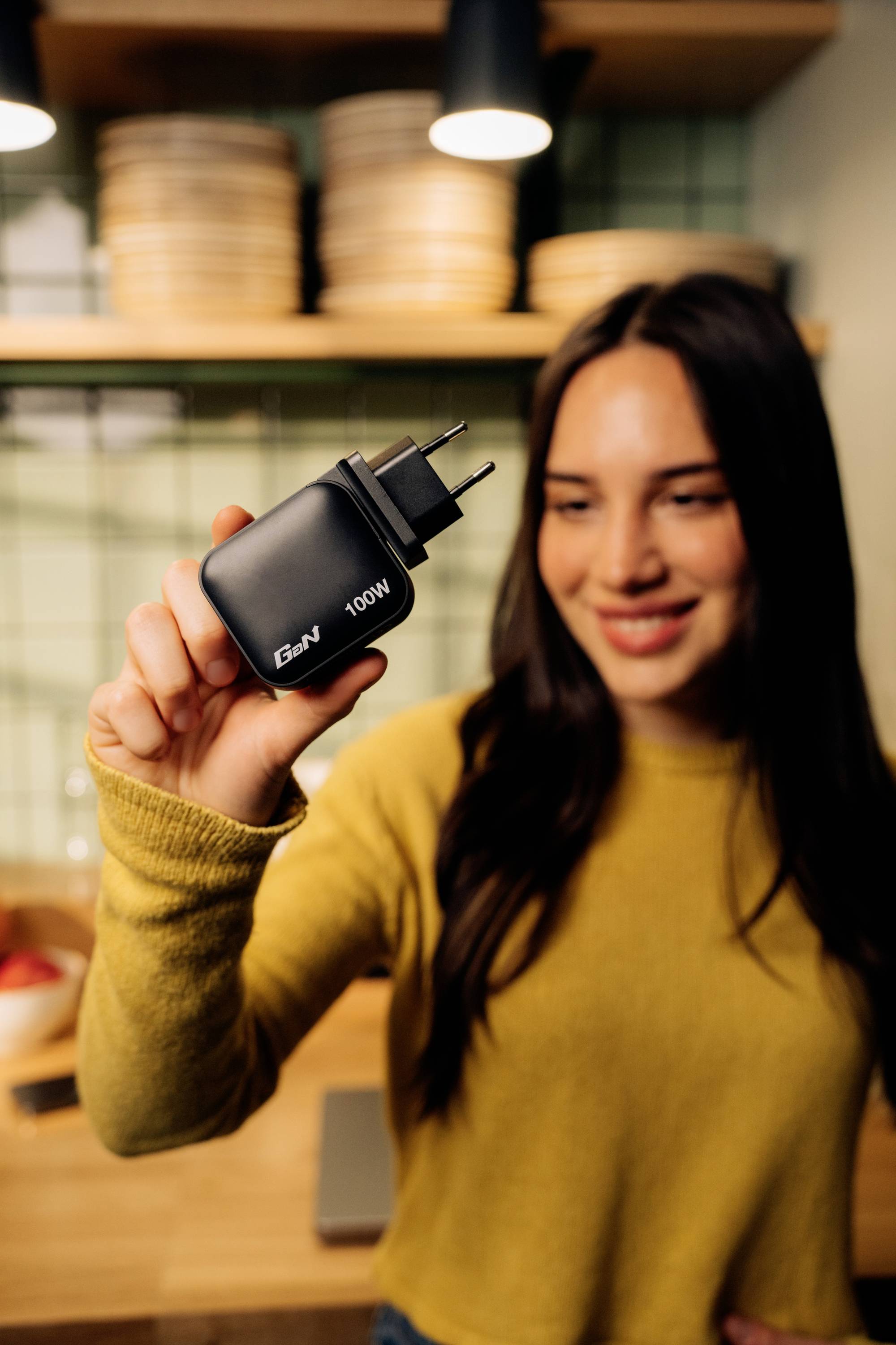 Verbatim Mini GaN Charger Reiseladeadapter 100W 1x USB-A, 3x USB-C® USB PD, USB PD 3.0, QC 3.0 Schwarz Schnellladegerät, GaN, mit