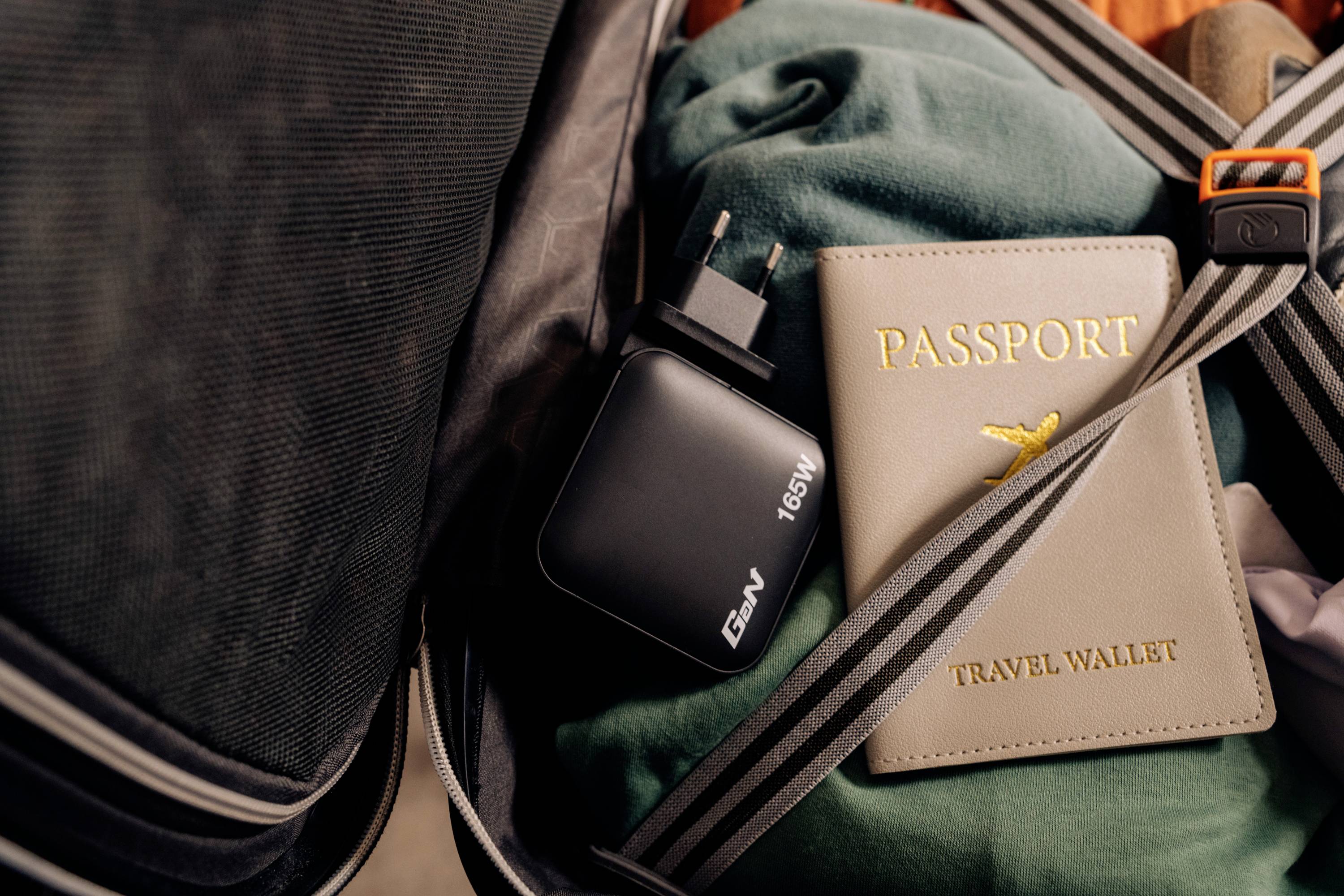 Verbatim Mini GaN Charger Reiseladeadapter 165W 1x USB-A, 3x USB-C® USB PD, USB PD 3.1, QC 3.0 Schwarz Schnellladegerät, GaN, mit