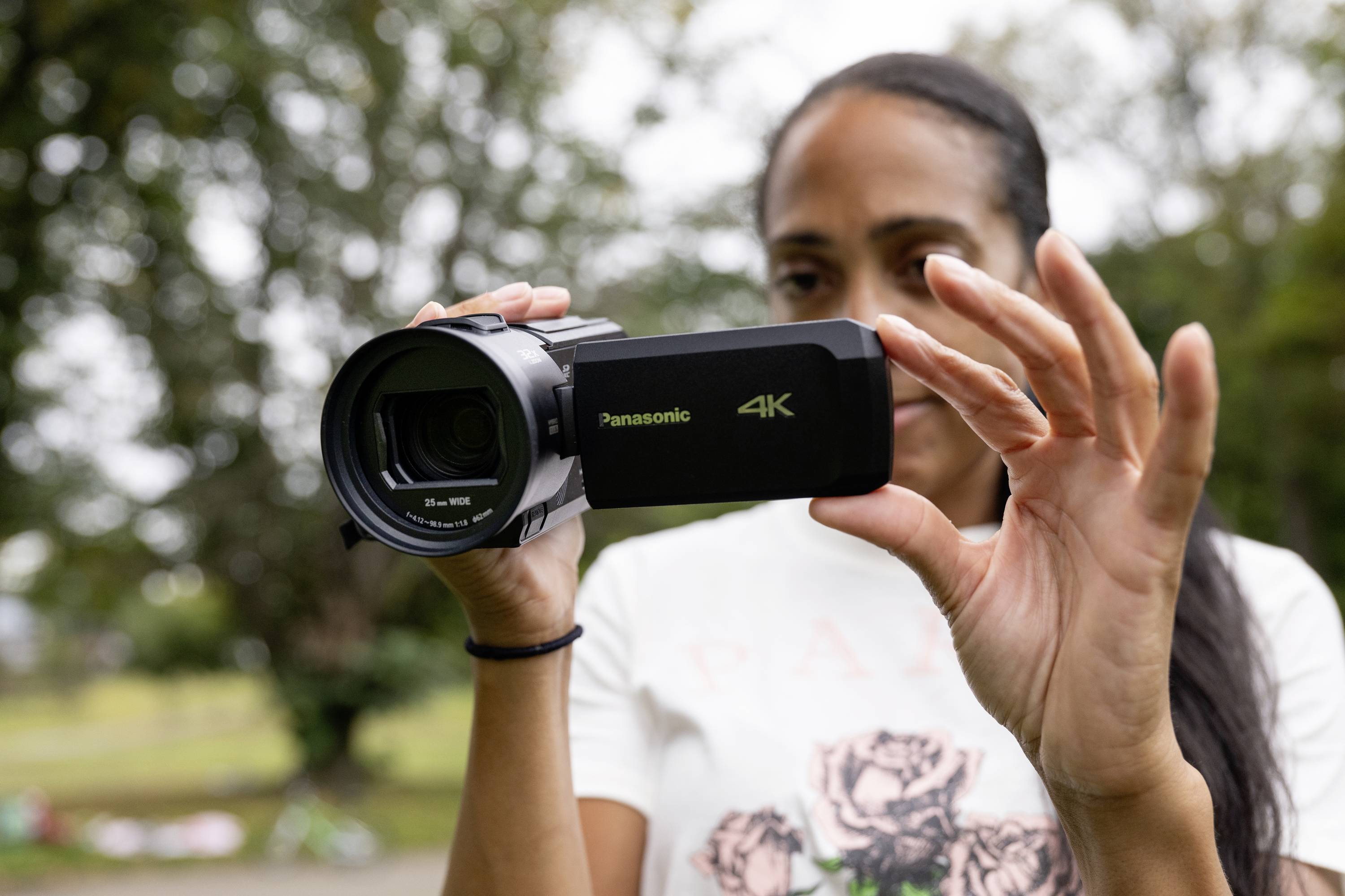 Panasonic HC-VX3E-K Camcorder 7.5cm 2.95 Zoll 6.1 Megapixel Opt. Zoom: 24 x Schwarz