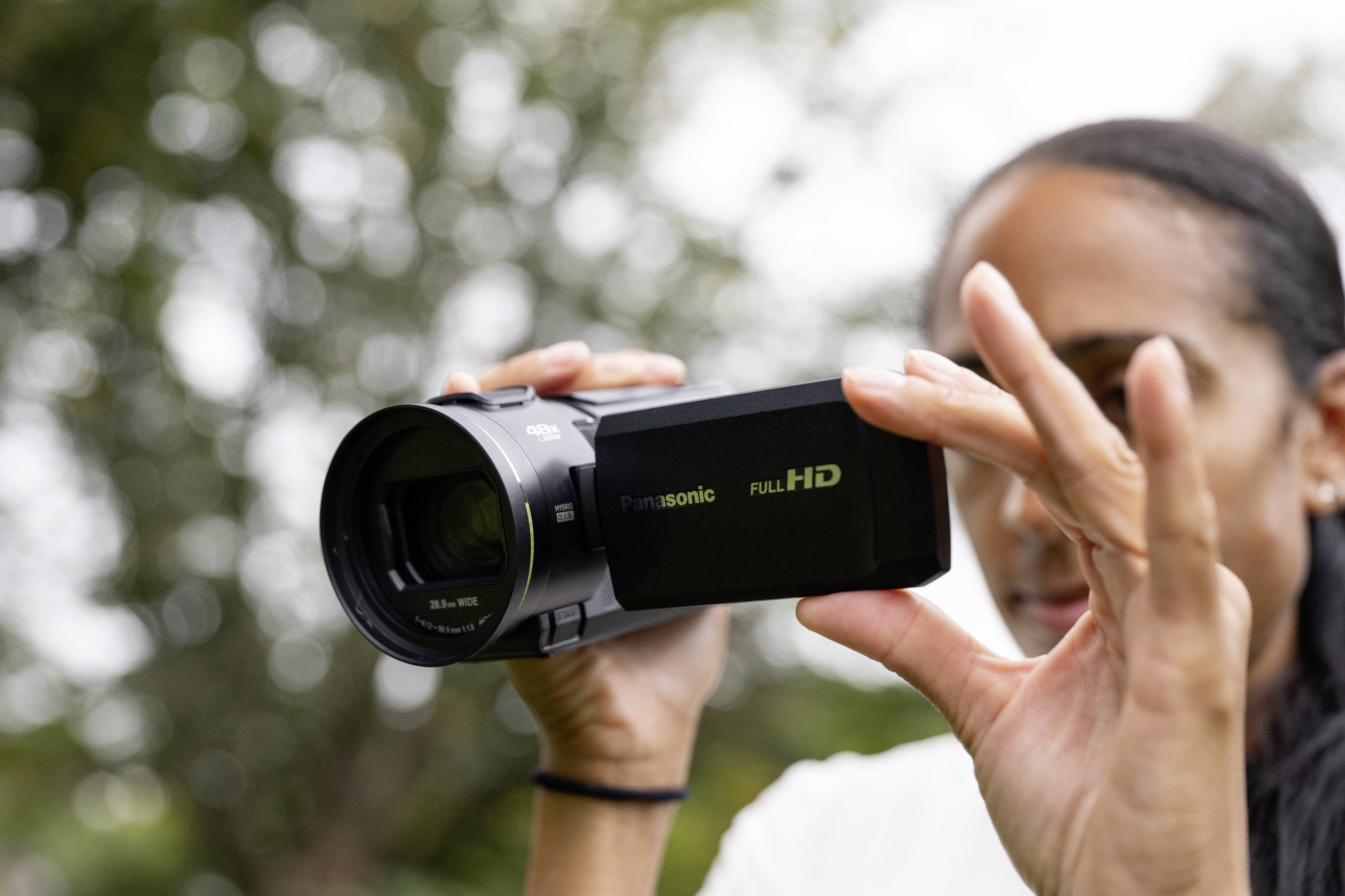 Panasonic HC-V900E-K Camcorder 7.5cm 2.95 Zoll 6.1 Megapixel Opt. Zoom: 24 x Schwarz