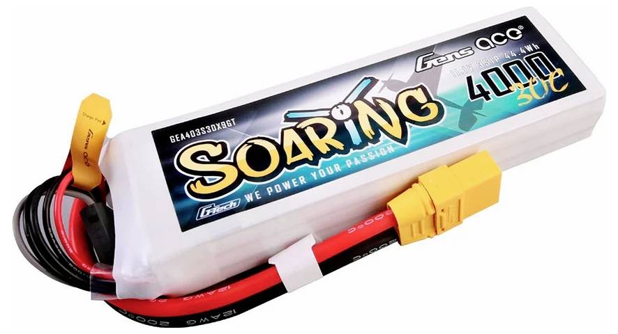 Ein weißer Lithium-Polymer-Akku mit der Aufschrift 'Soaring 4000 mAh 30C' und einem gelben Anschlusskabel für den RC-Modellbau.