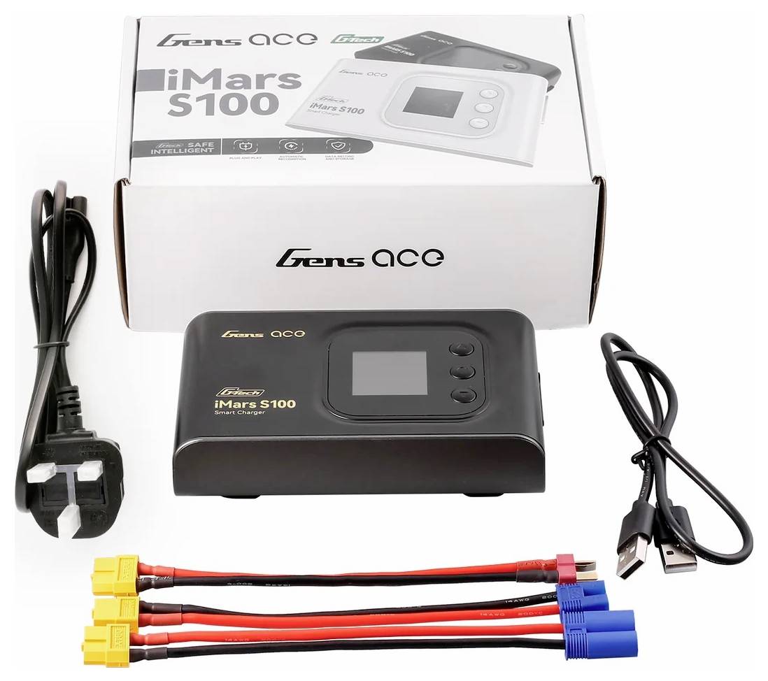 Batterieladegerät mit Zubehör: iMars S100 Ladegerät, Stromkabel, USB-Kabel und Adapterkabel, neben Produktverpackung.