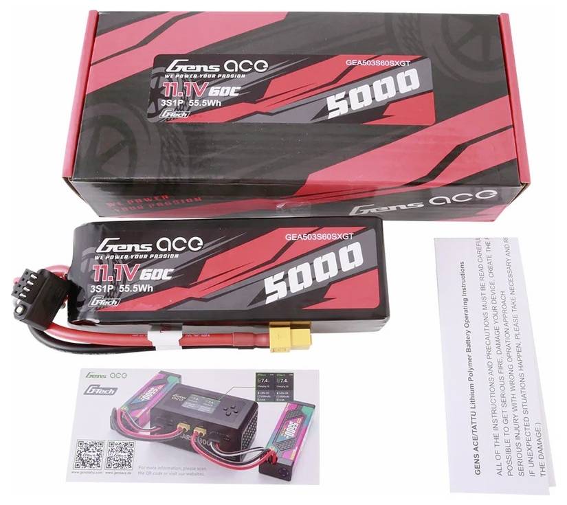 Eine Gens Ace LiPo-Batterie mit 5000mAh, 11.1V, 60C. Daneben die Verpackung und ein Blatt mit technischen Daten und Nutzerhinweisen.