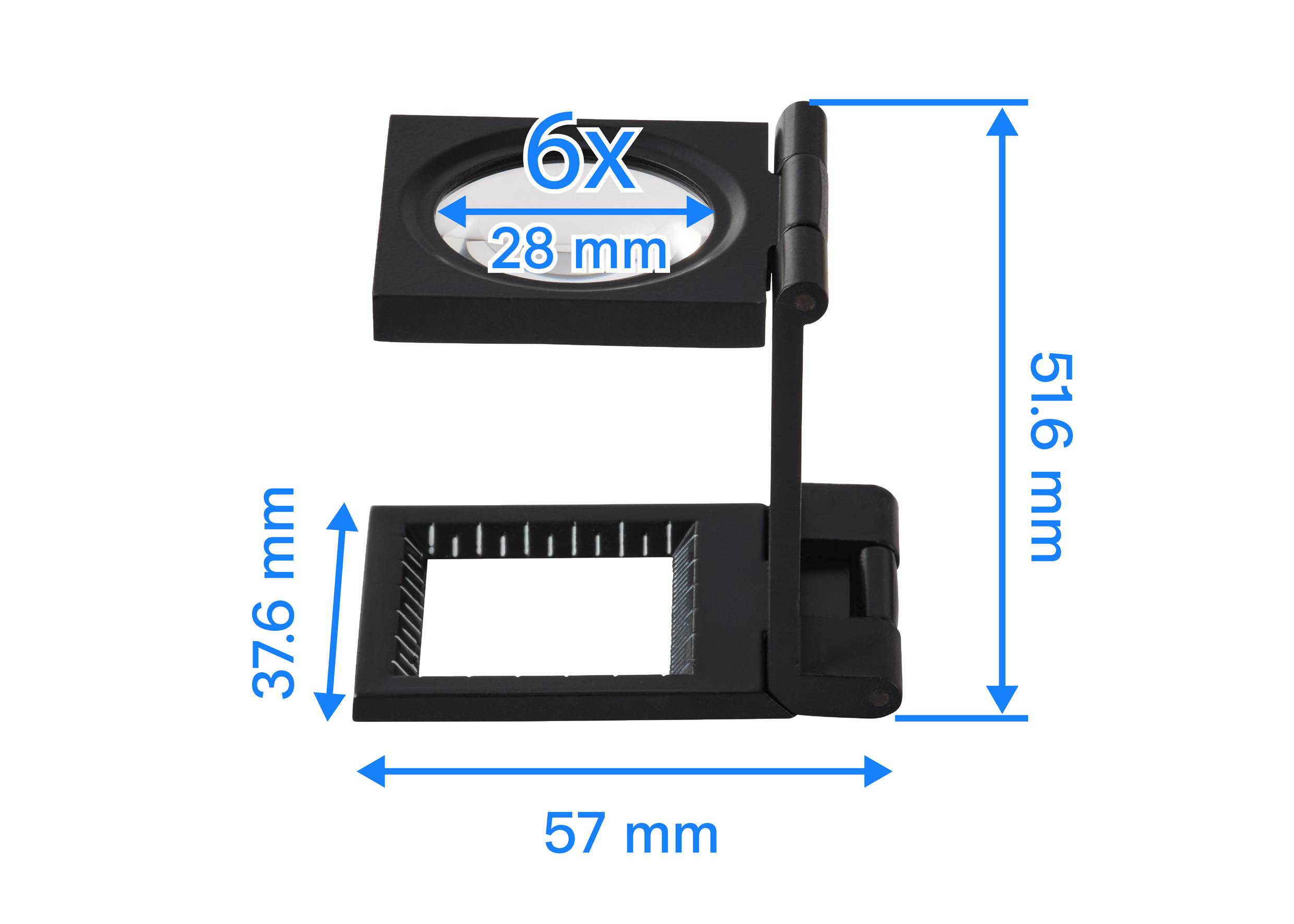 Klappbare Lupe mit Glas, beschriftet mit '6x 28 mm'. Abmessungen: Höhe 51,6 mm, Länge 57 mm und Tiefe 37,6 mm.