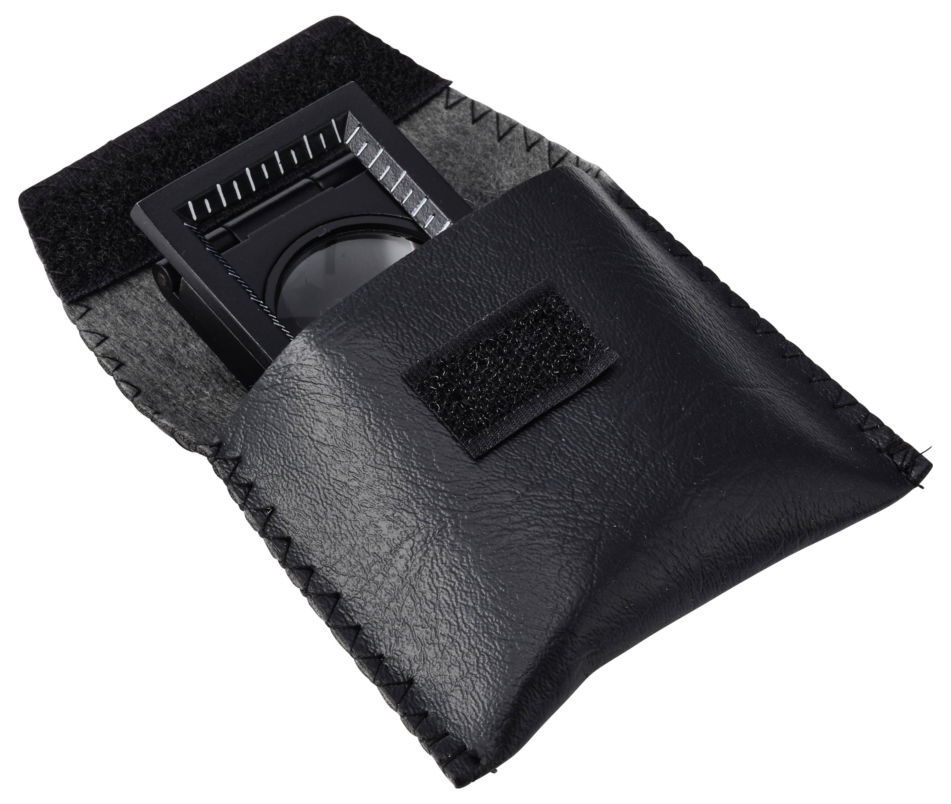 Schwarze Lederschutztasche mit einem kleinen quadratischen optischen Gerät mit linsenähnlicher Öffnung