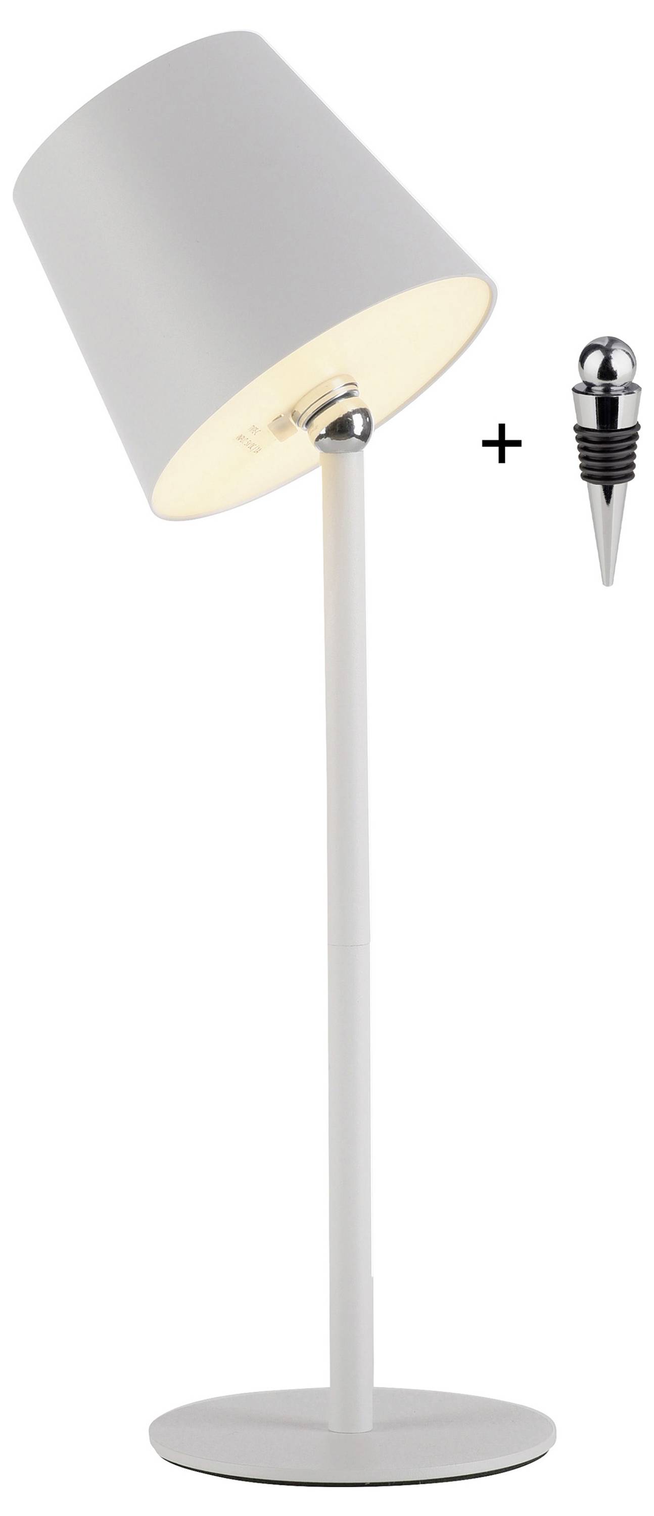 Eine weiße Stehleuchte mit schrägem Lampenschirm, beleuchtet. Daneben ein Weinflaschenverschluss mit metallischer Kugel.