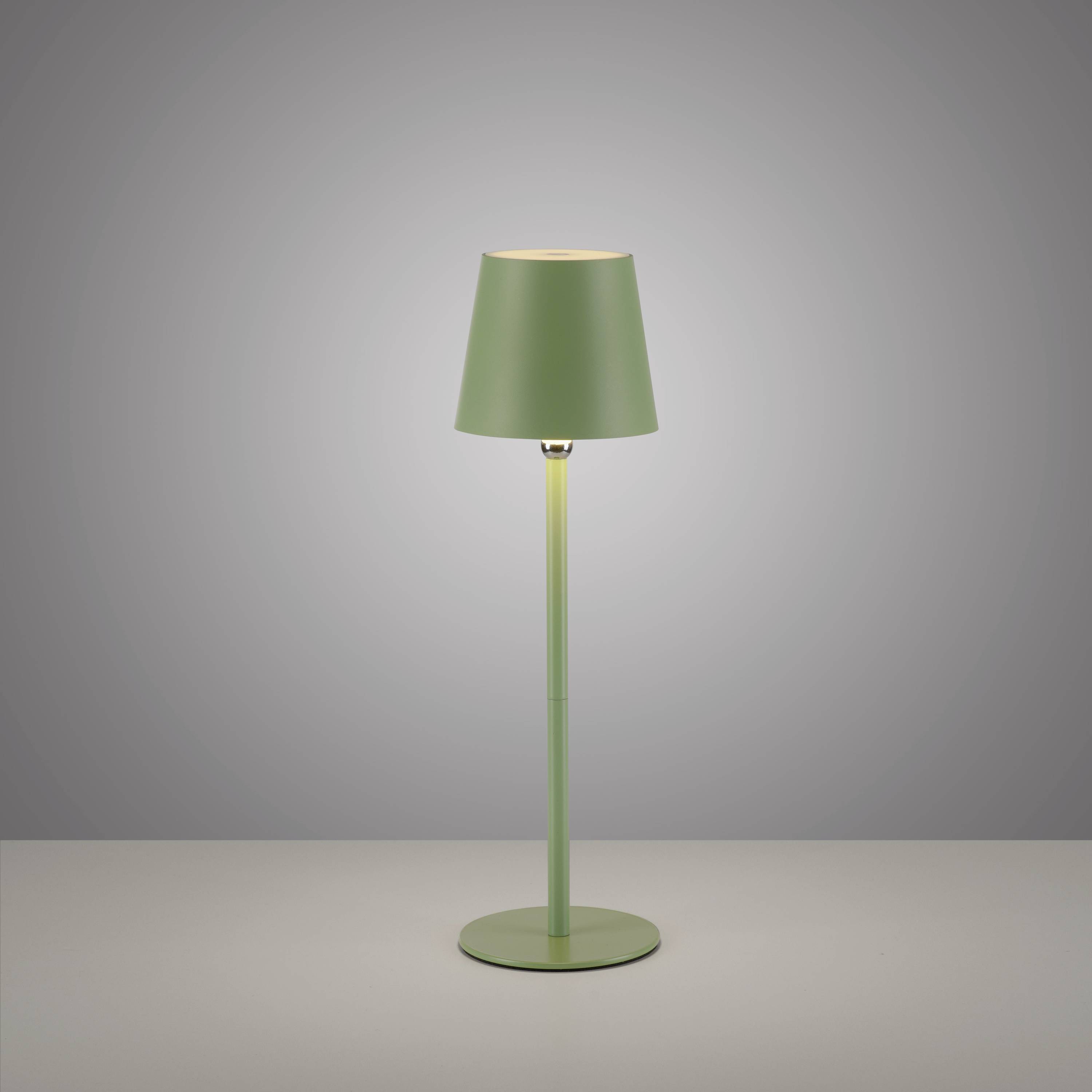Grüne Stehlampe mit schlichtem, modernem Design auf grauem Hintergrund. Beleuchtung von oben strahlt sanft nach unten.