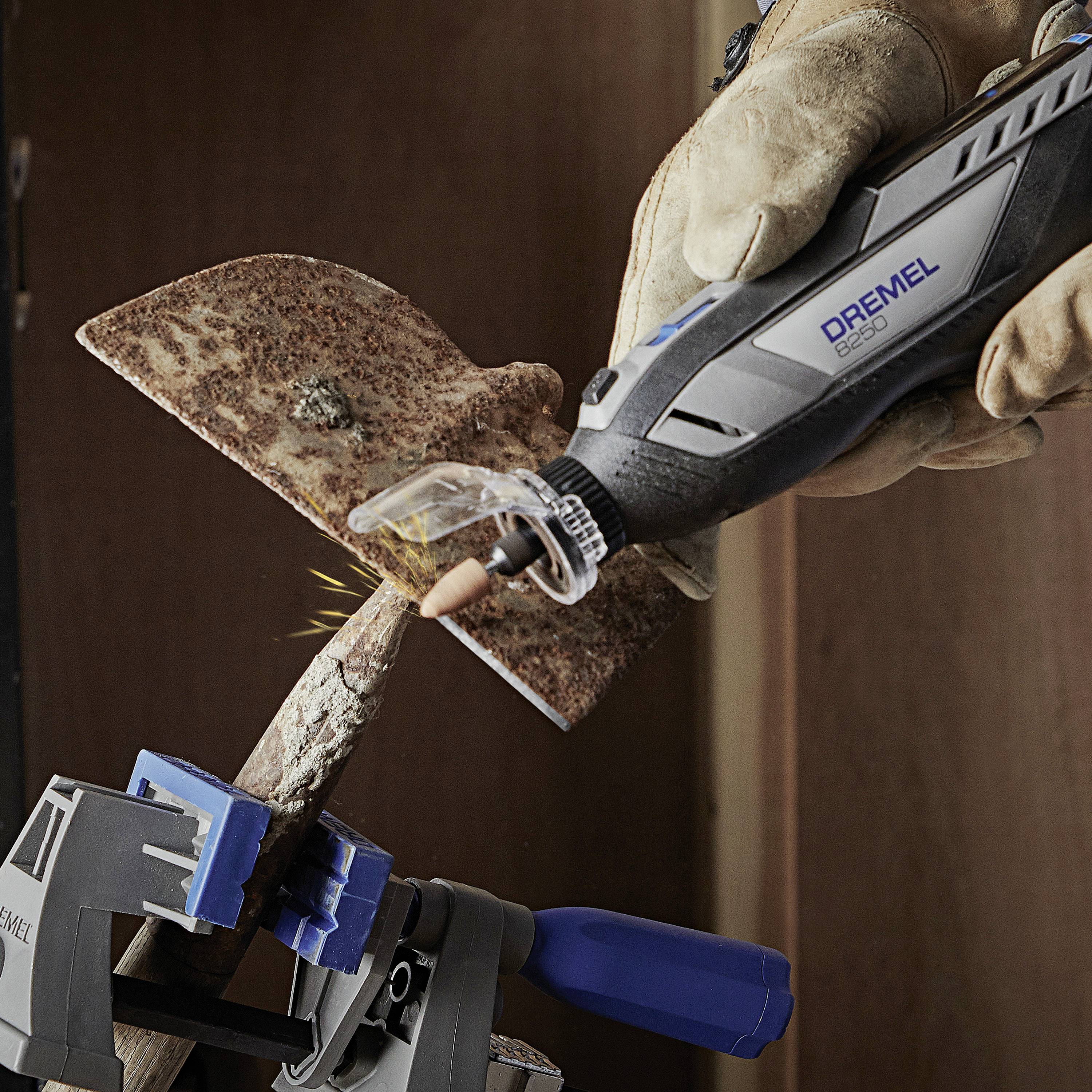 Dremel 8250-5/65 Platinum+ Box 12V F0138250JF Multifunktionswerkzeug 12V 2Ah Anzahl mitgelieferte Akkus 2