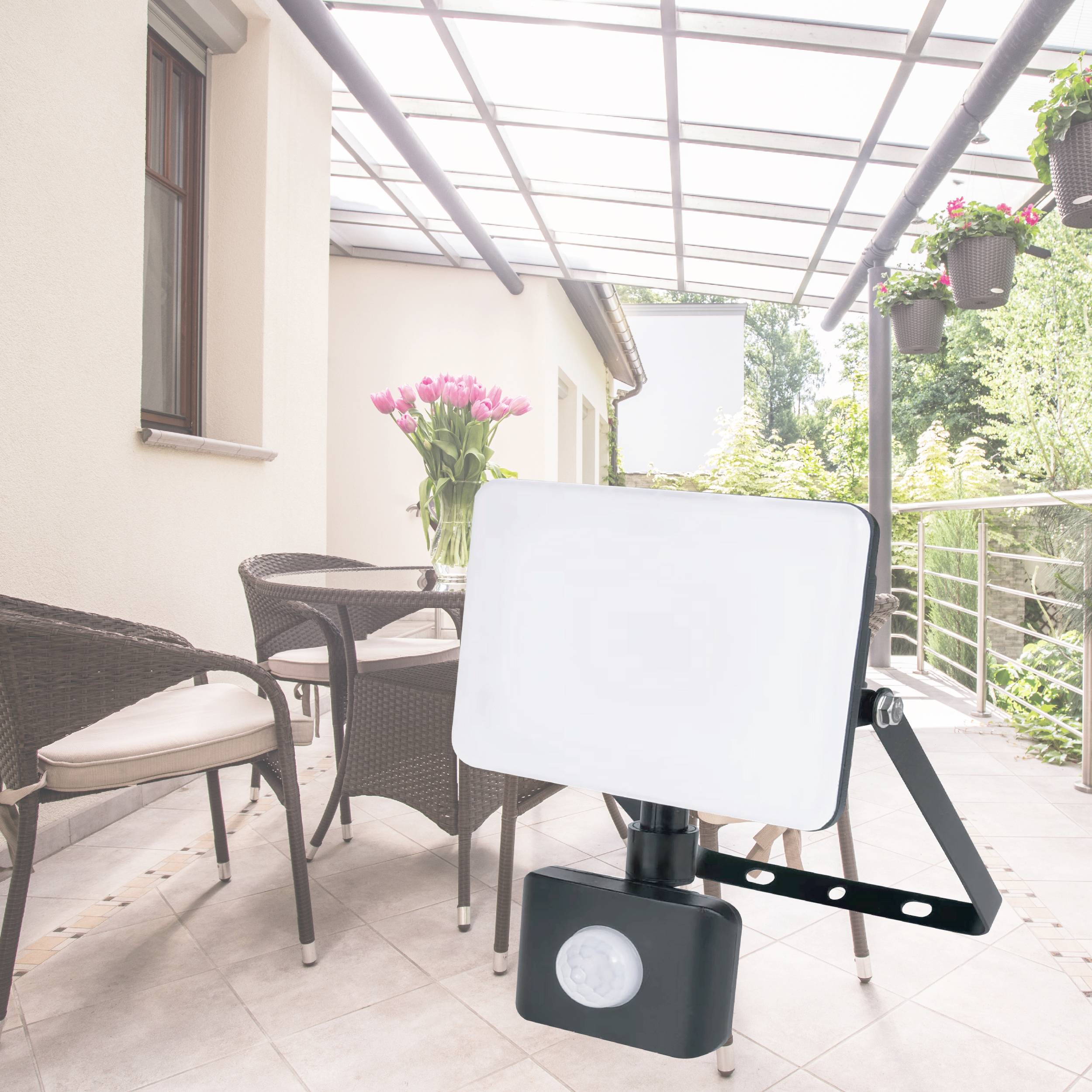 Müller-Licht Orlando 21600072 LED-Außenstrahler mit Bewegungsmelder 20W Leuchtfarben: Neutralweiß