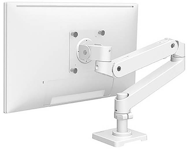 Ein verstellbarer Monitorarm aus Metall fixiert einen Bildschirm. Der Arm ist an einem Schreibtisch befestigt und ermöglicht flexible Ausrichtung.