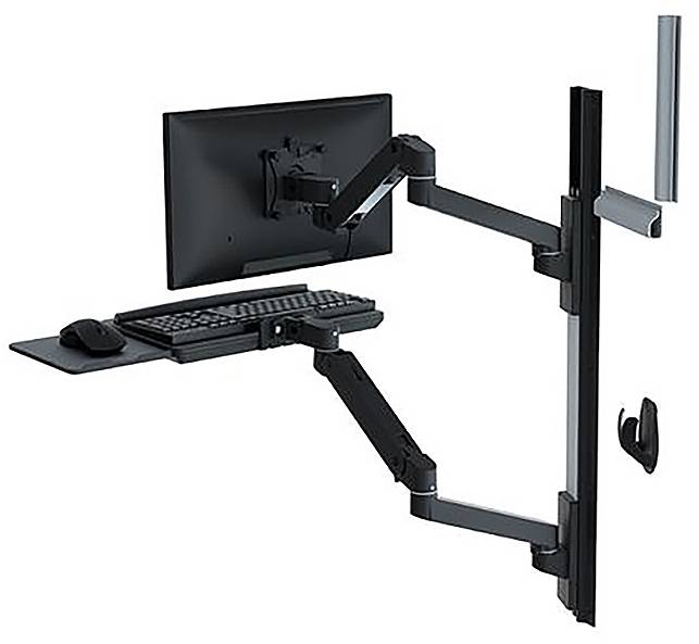 Verstellbarer Wandhalterung für Computer mit Monitor, Tastatur und Maus, ermöglicht ergonomisches Arbeiten im Stehen und Sitzen.