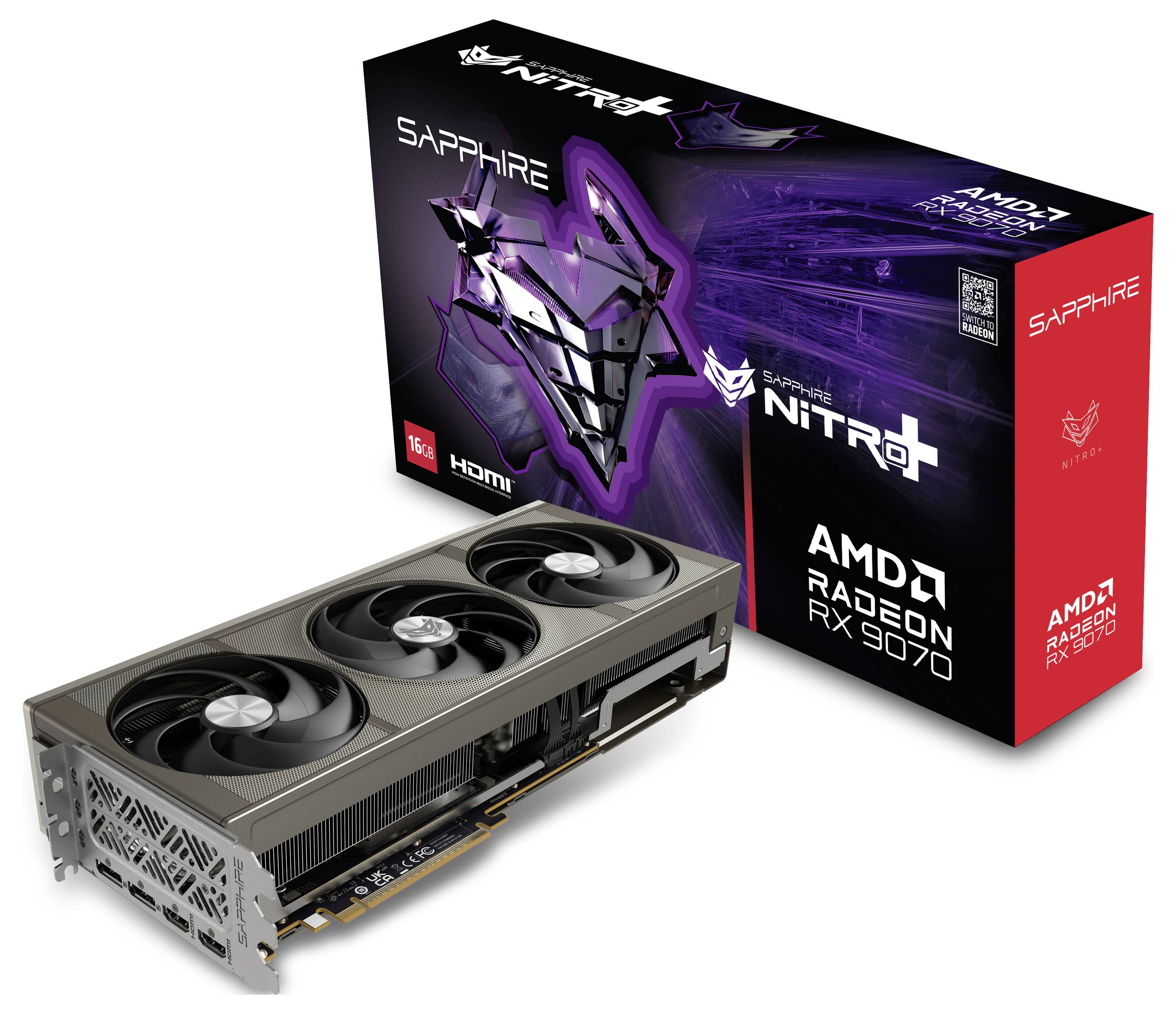 Eine Grafikkarte mit drei Lüftern neben einer Verpackung mit lila Löwen-Logo und der Aufschrift 'Sapphire Nitro+ AMD Radeon RX 9070'.