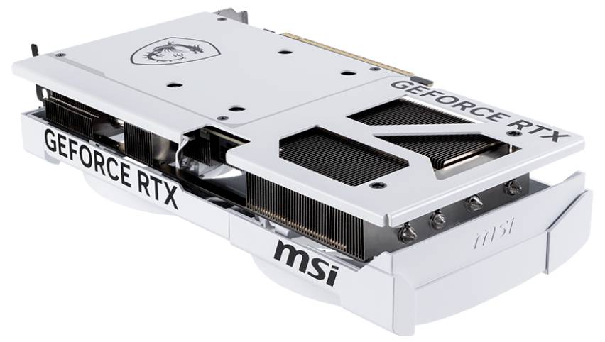 Eine weiße Grafikkarte mit der Aufschrift 'GEFORCE RTX' und MSI-Logo auf der Oberseite, zeigt Kühlrippen und Lüfterelemente.