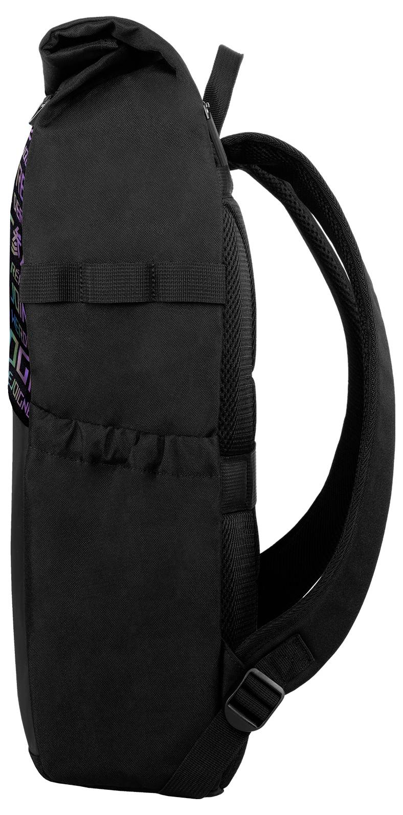 Schwarzer Rucksack in Seitenansicht, mit gepolsterten Schultergurten und einer Tasche vorne.