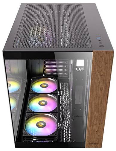 Gezeigtes PC-Gehäuse mit Glas- und Holz-Optik, enthält bunte Gehäuselüfter mit RGB-Beleuchtung. Moderne und stilvolle Technik.