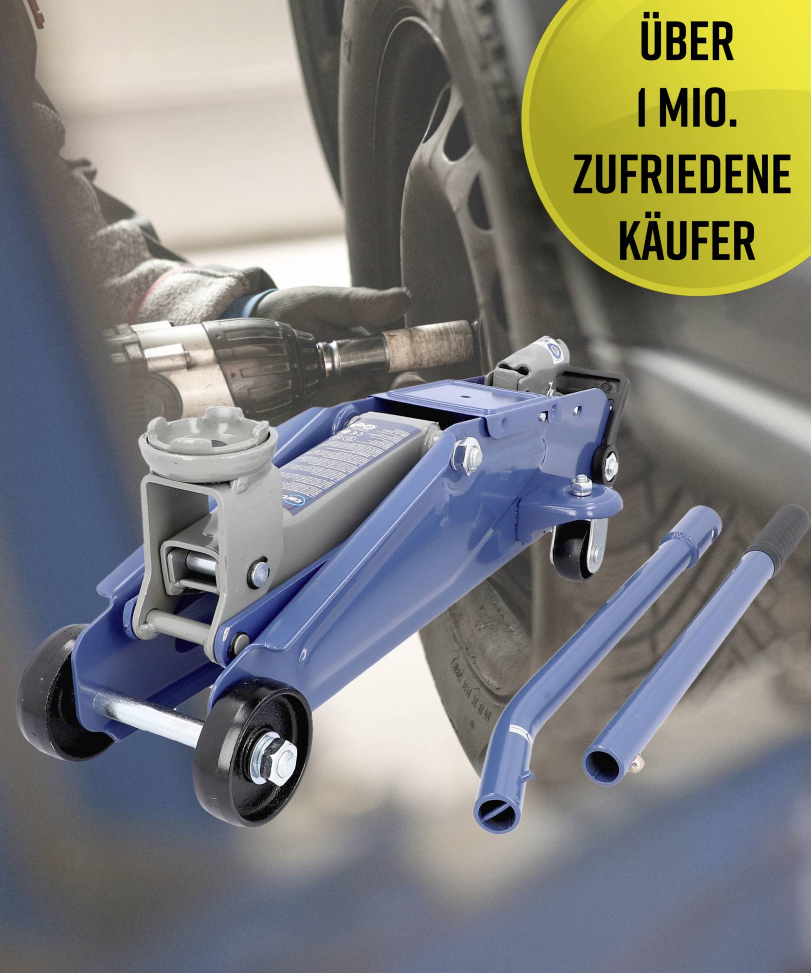 Ein blauer Wagenheber mit auseinandergebauten Griffstangen im Vordergrund, im Hintergrund wird ein Reifen gewechselt. Text im Bild: 'Über 1 Mio. zufriedene Käufer'.