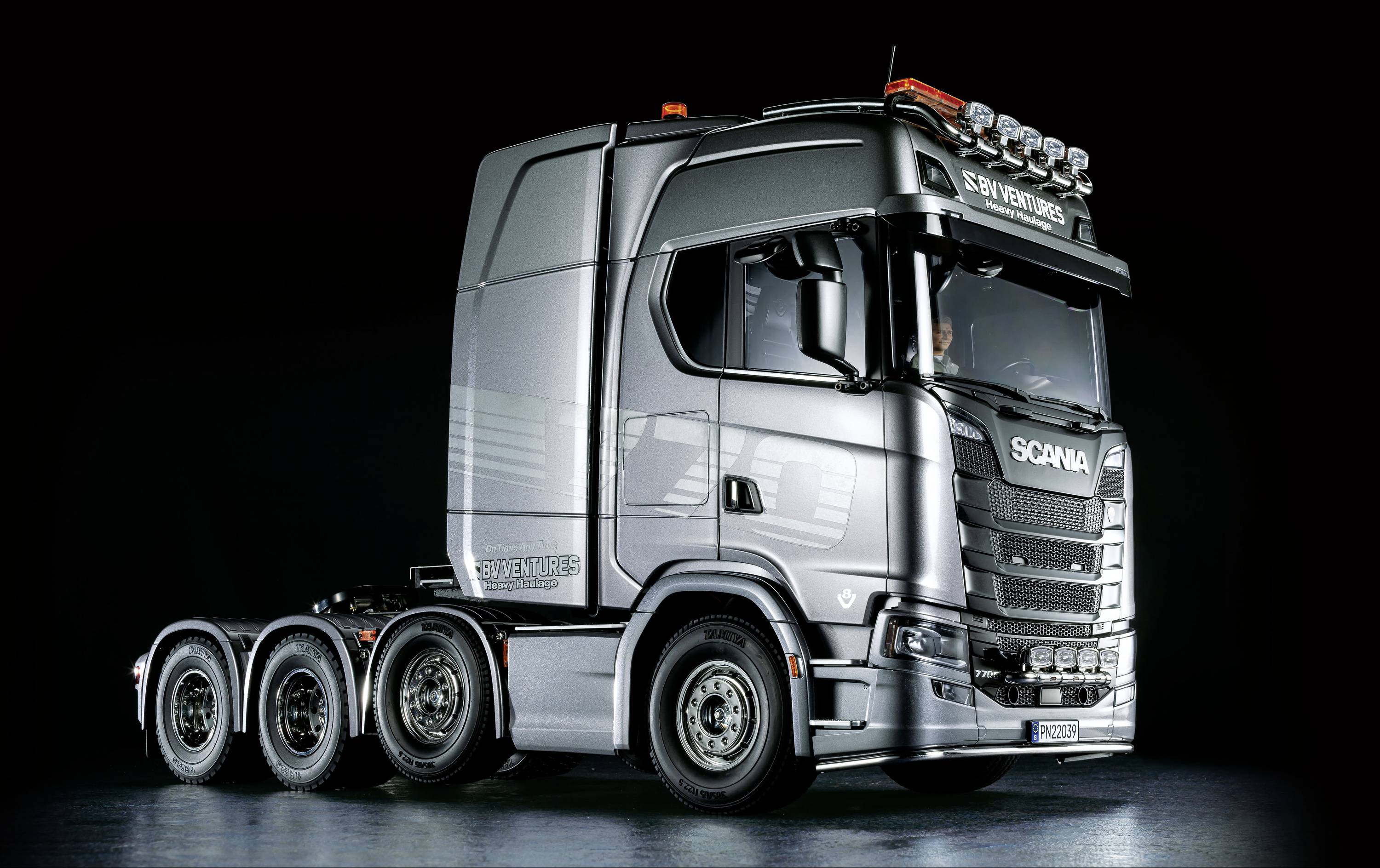 Tamiya 56376-600 Scania 8x4/4 1:14 Elektro RC Modell-LKW Bausatz