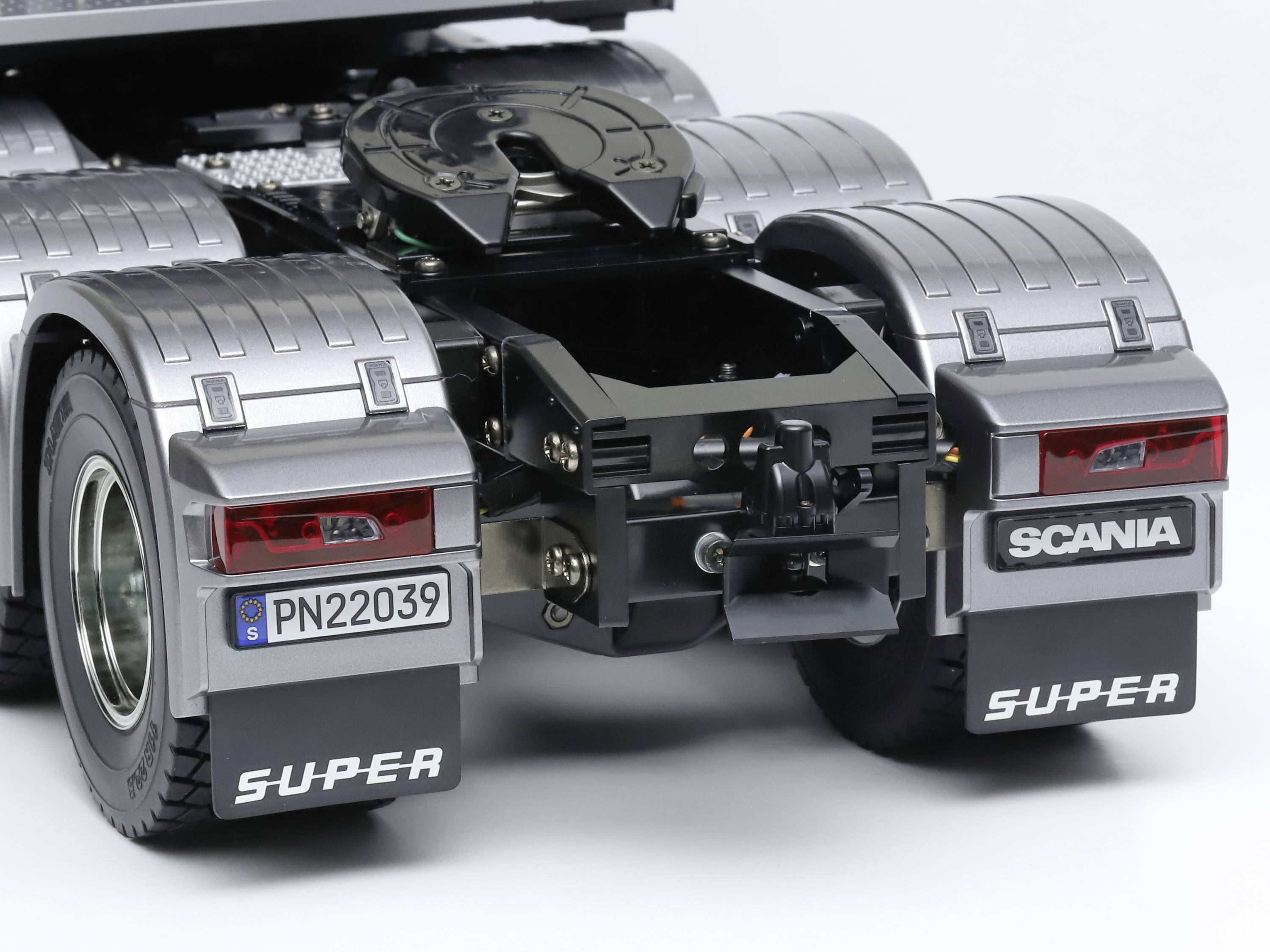 Tamiya 56376-600 Scania 8x4/4 1:14 Elektro RC Modell-LKW Bausatz