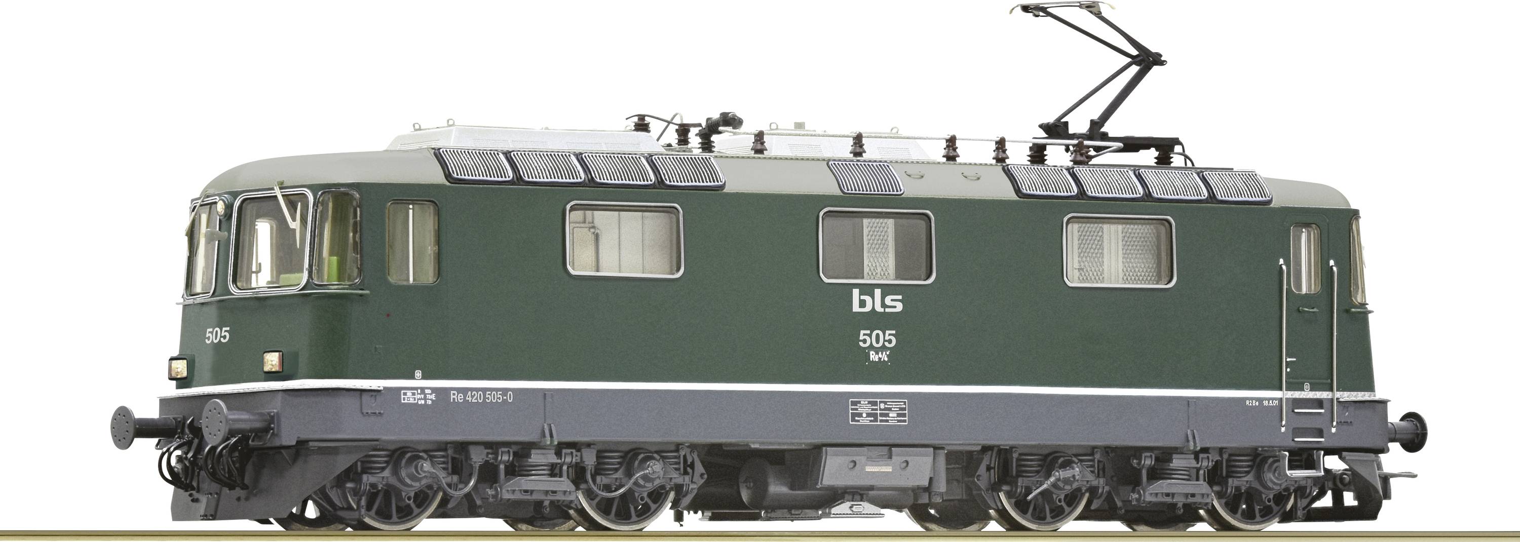 Grüner Zug der Marke BLS auf weißem Hintergrund, Seitenansicht. Gepflegtes äußeres Erscheinungsbild, schwarze und graue Details.